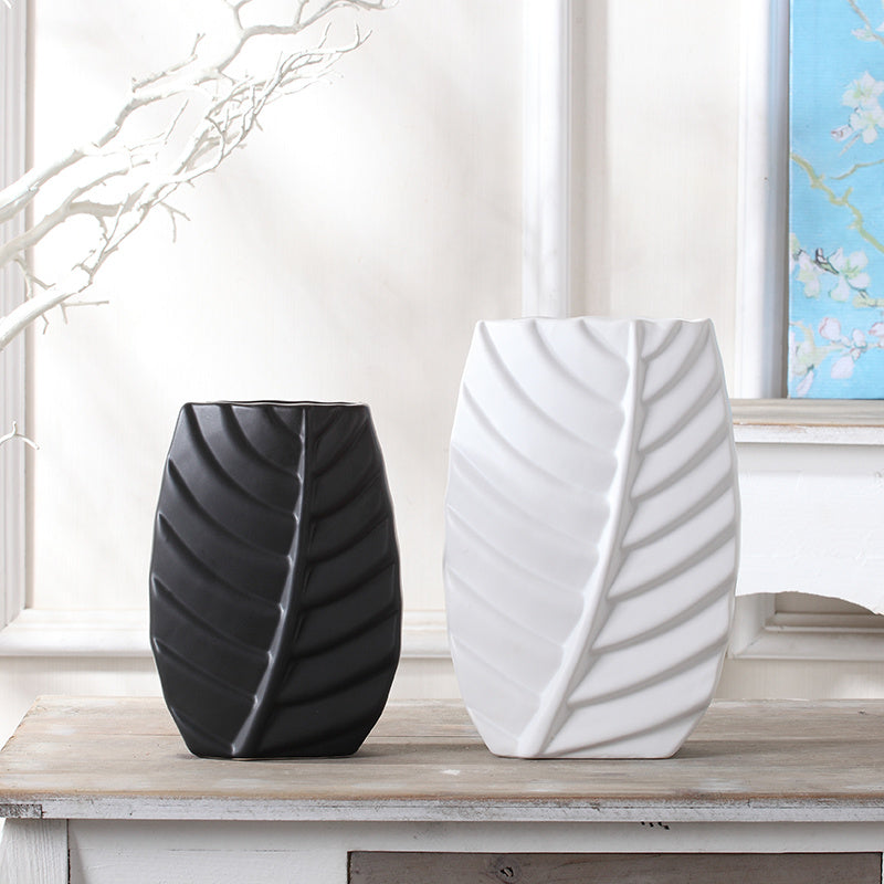 Modern Leaf-Shaped Luxury Ceramic Vase - FRPURE