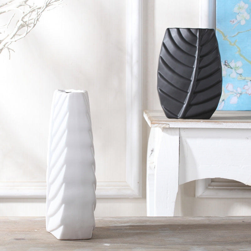 Modern Leaf-Shaped Luxury Ceramic Vase - FRPURE