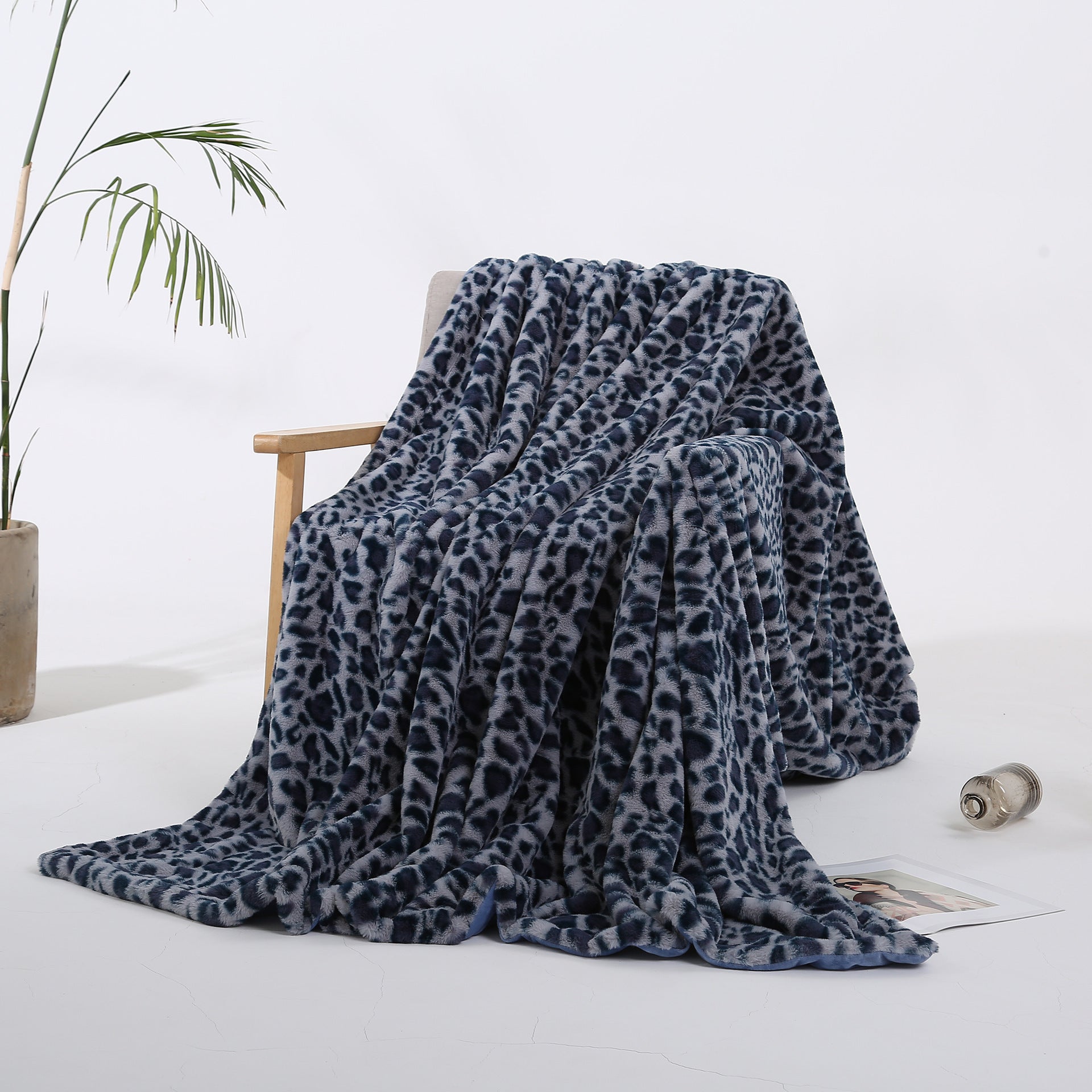 Crystal Short Plush Leopard Print Throw Blanket – Cozy & Chic - FRPURE